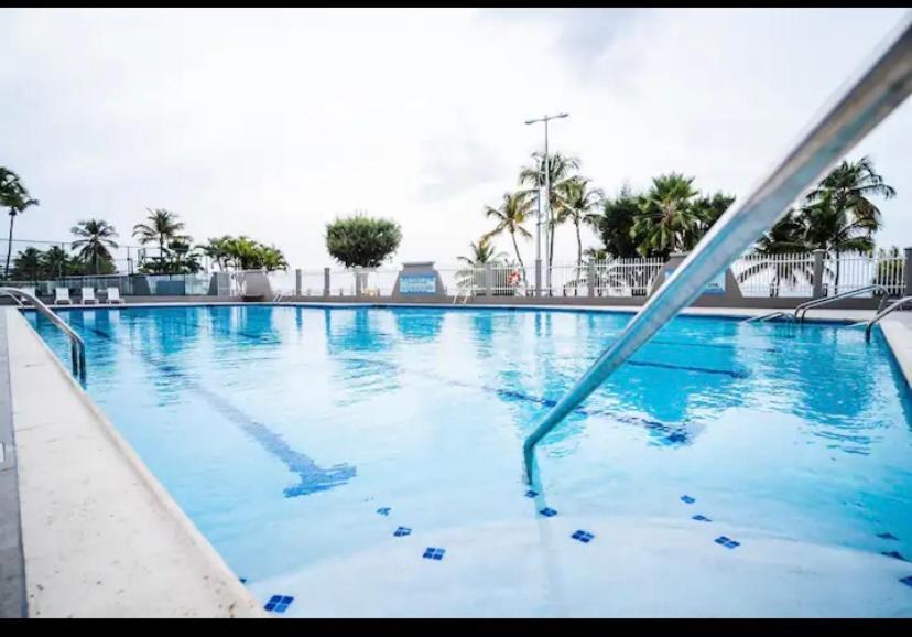 סן חואן Downtown Beachfront Isla Verde Luxury Apartment מראה חיצוני תמונה
